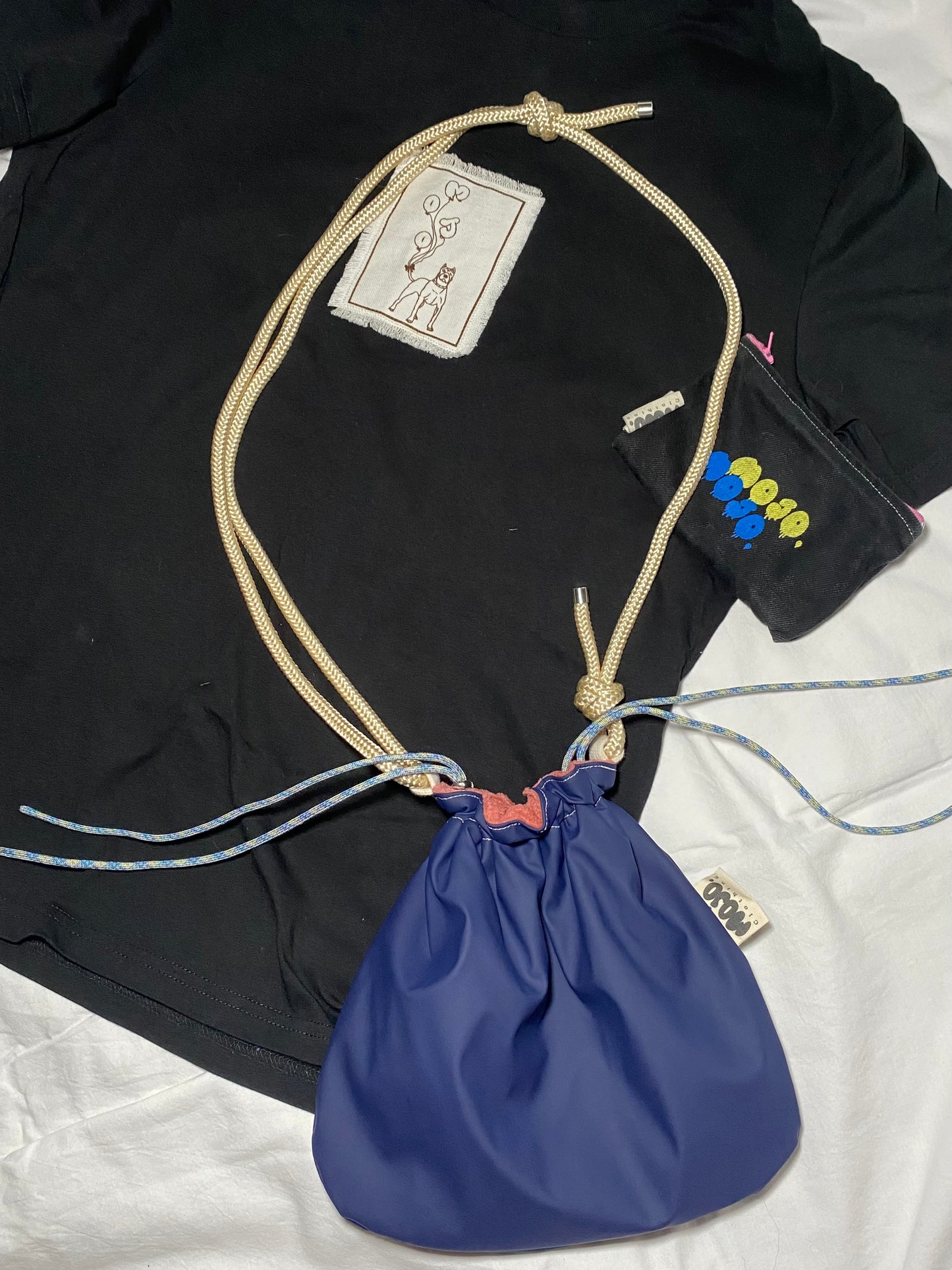 MojoBourse en imperméable marine et éponge pêche 🍑