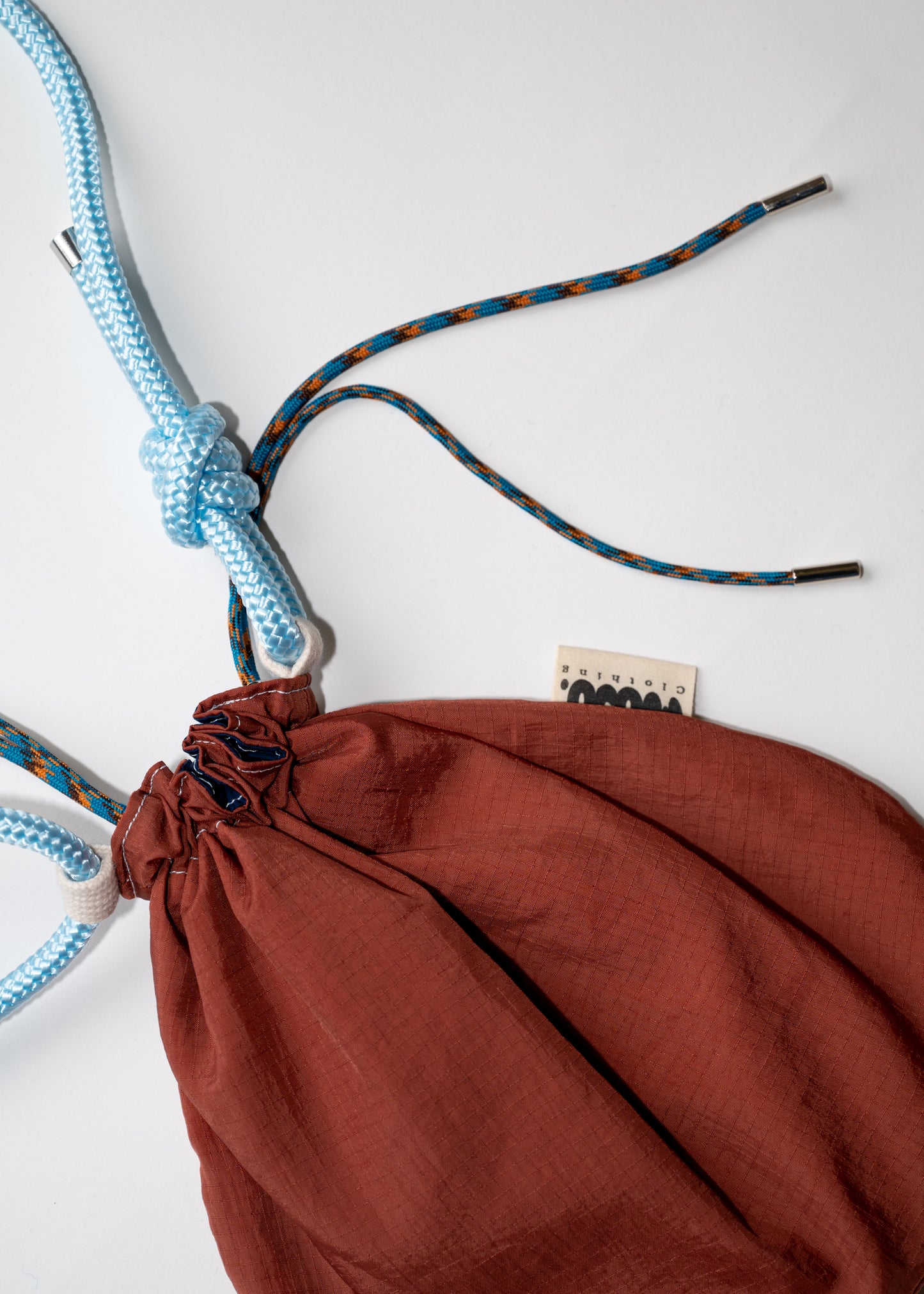 Mojo Bourse (imperméable terracotta et marine)