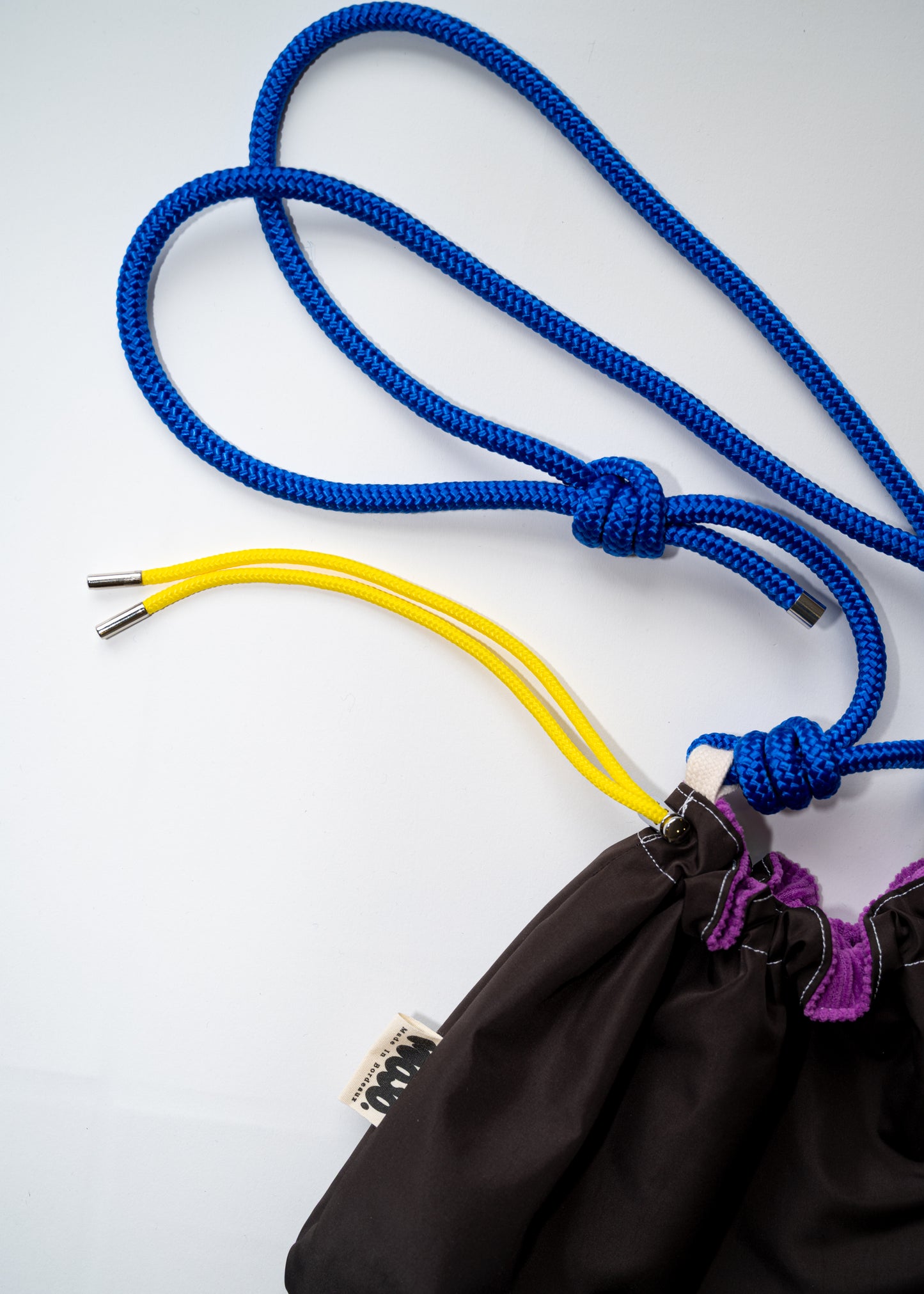 Mojo Bourse (velours violet & imperméable marron)