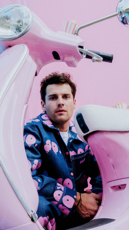 VIBREZ EN COULEURS AVEC MOJO CLOTHING: PLONGEZ DANS LE STREETWEAR COLORÉ