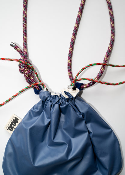 Mojo Bourse (denim écru & imperméable bleu gris)