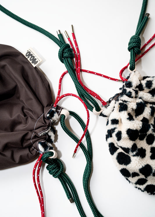 Mojo Bourse (polaire motif vache et imperméable marron)