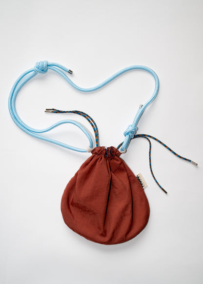 Mojo Bourse (imperméable terracotta et marine)