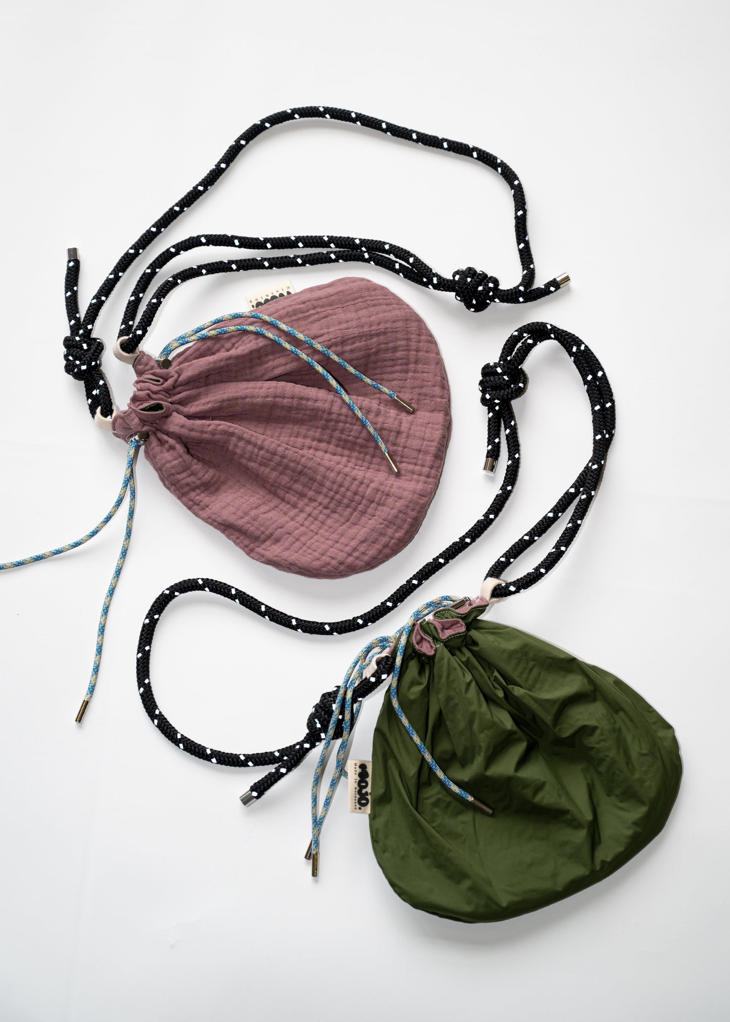 Mojo Bourse (gaze de coton taupe & imperméable kaki)