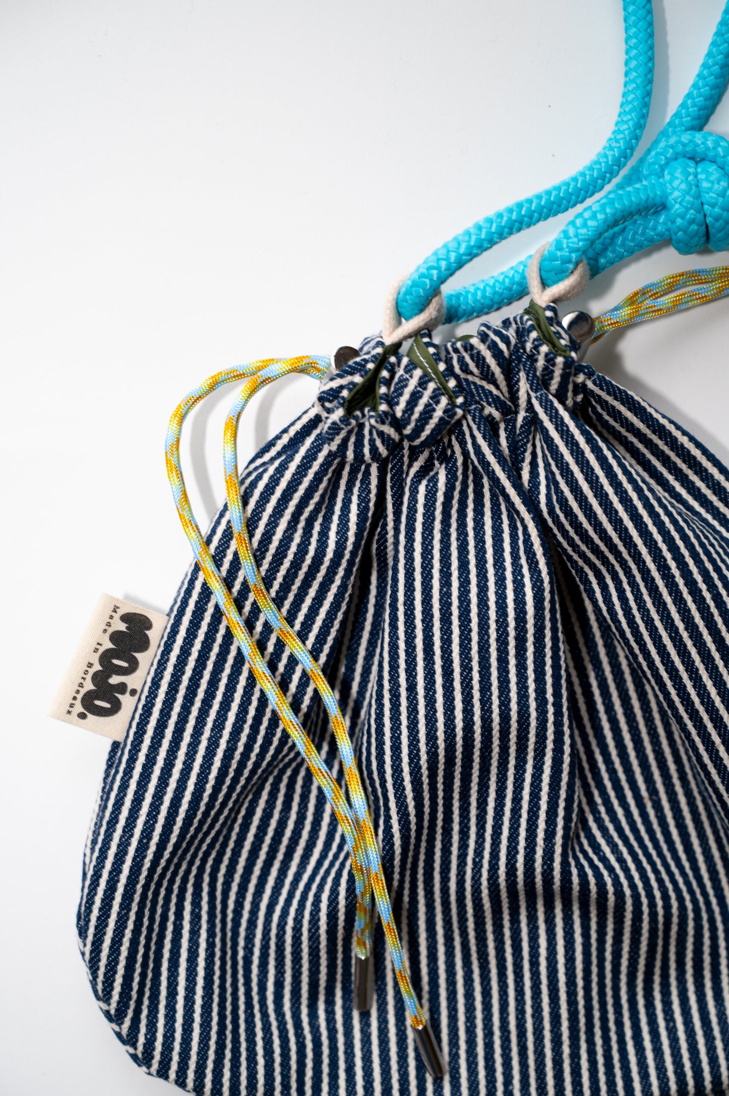Mojo Bourse (imperméable kaki & denim rayé)