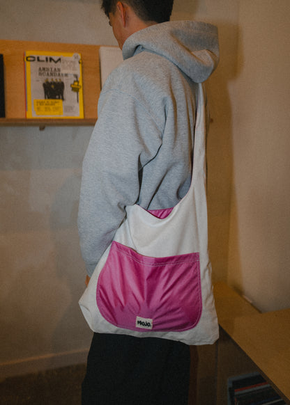 Mojo Bag (denim écru & imperméable rose)