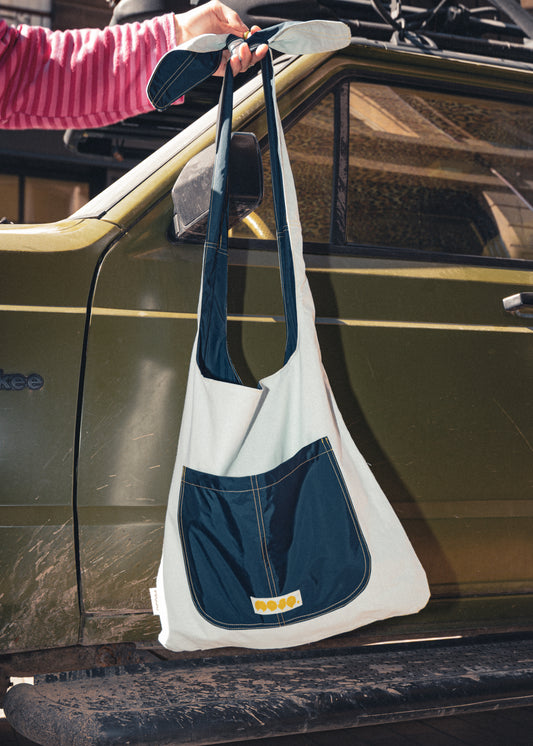 Mojo Bag (imperméable marine & coton bleu ciel)