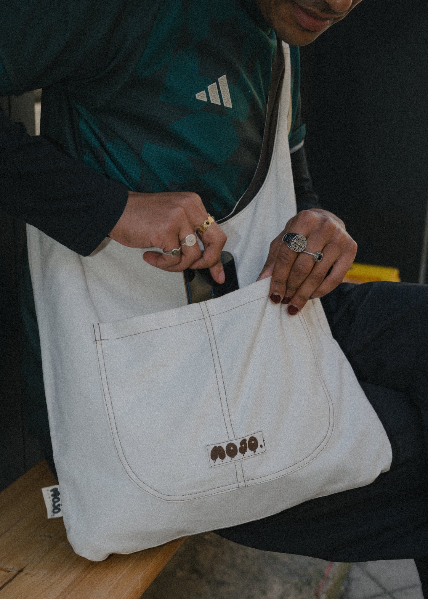 Mojo Bag (denim écru & imperméable marron)