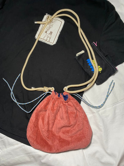 MojoBourse en imperméable marine et éponge pêche 🍑