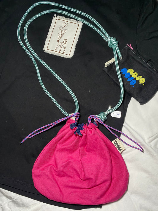 MojoBourse en denim rose et imperméable marine 🫐